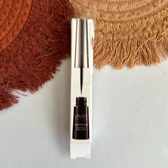 NIB Laura Geller Luster Eyes 24 Hr Eyeliner | Black - Picture 3 of 4